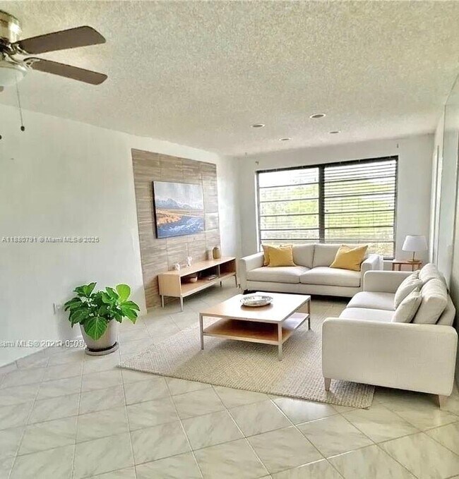 Building Photo - 7480 NW 17th St Unit 305 Rental