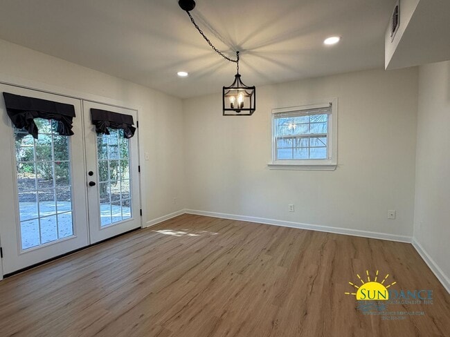 Photo - Centrally Located 3 Bedroom Home in Fort Walton Beach!