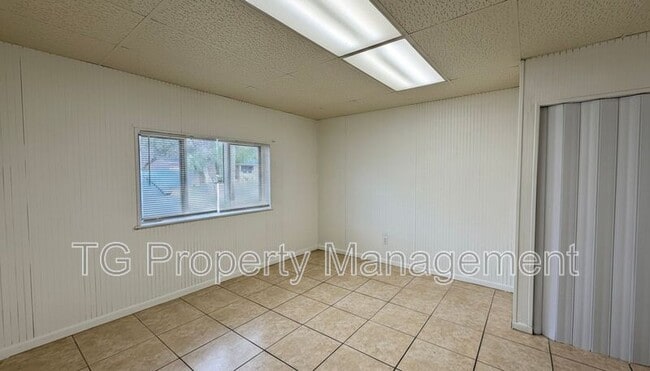 Photo - 1842 Paine Ave