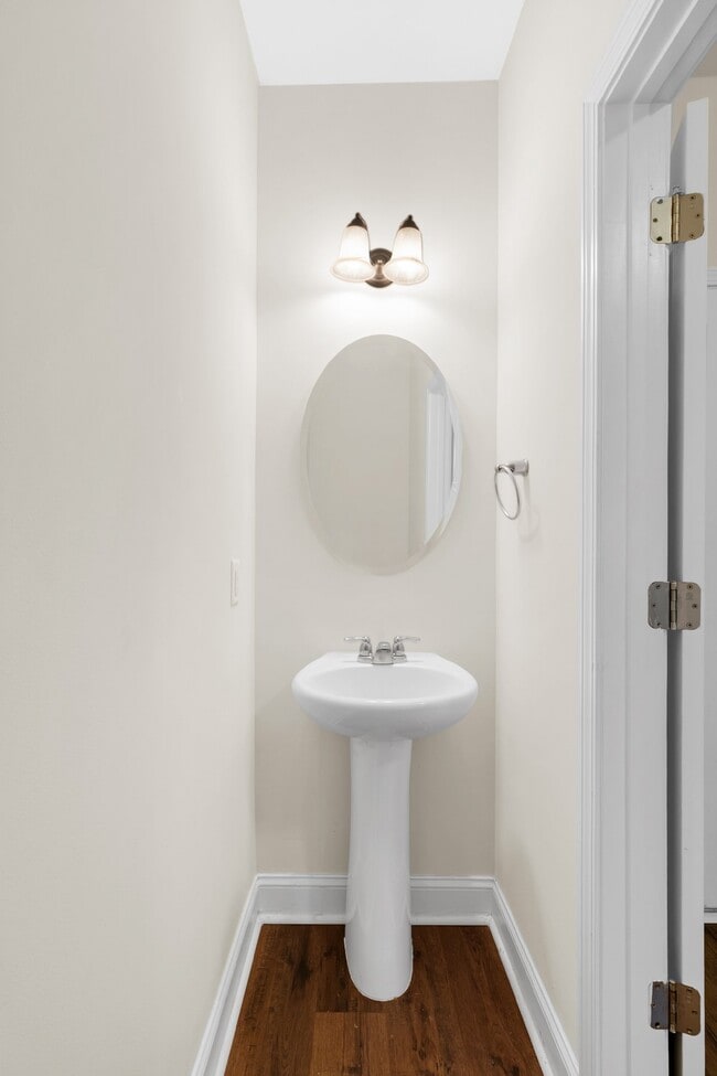 Photo - 511 Ferguson Ln