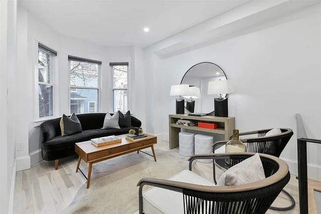 Photo - 28 Telegraph St Unit 1