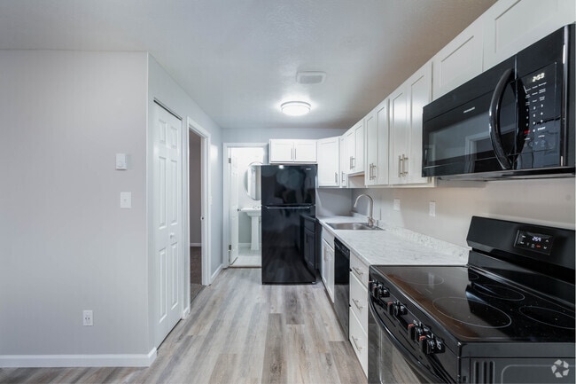 1BR,1BA - 512SF - Kitchen - Jordan Court Apartments