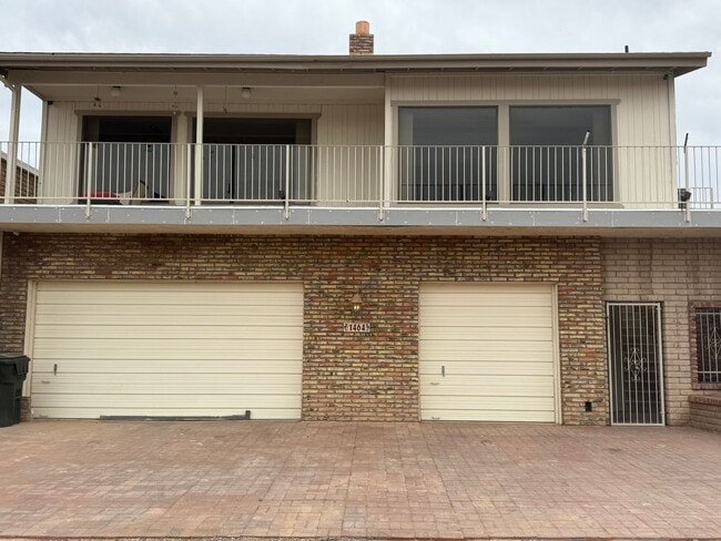 Building Photo - 3Br 3Ba House with Pool Across- RIVERFRONT with Balcony Observation Deck