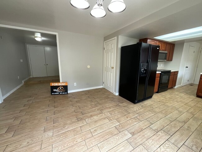 Photo - 5 bdrm 3 bth Home 2 Car Garage