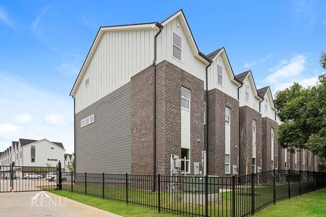5781 Sofias Cir