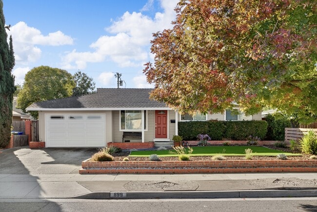 Building Photo - 899 Ebbetts Dr