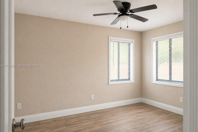 Photo - 3208 Beacon St