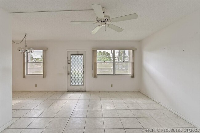 Photo - 167 Grantham E Unit 167