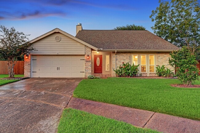 Photo - 121 Misty Brook Ln