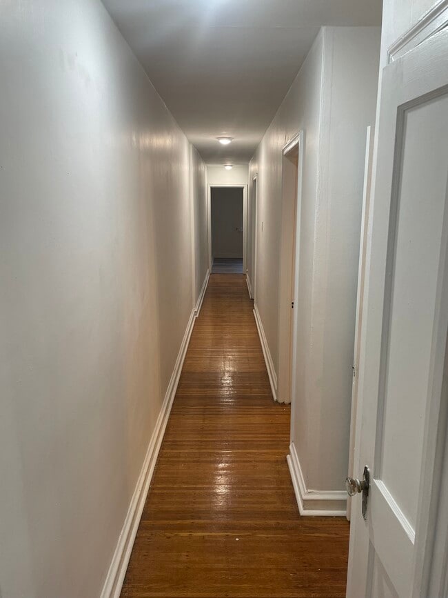 Building Photo - 6037 Castor Ave Unit 2nd floor apartment