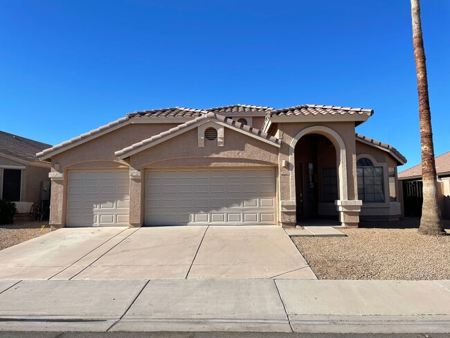 **SPECTACULAR 4 BEDROOM/2 BATHROOM FAMILY ... - **SPECTACULAR 4 BEDROOM/2 BATHROOM FAMILY ... House