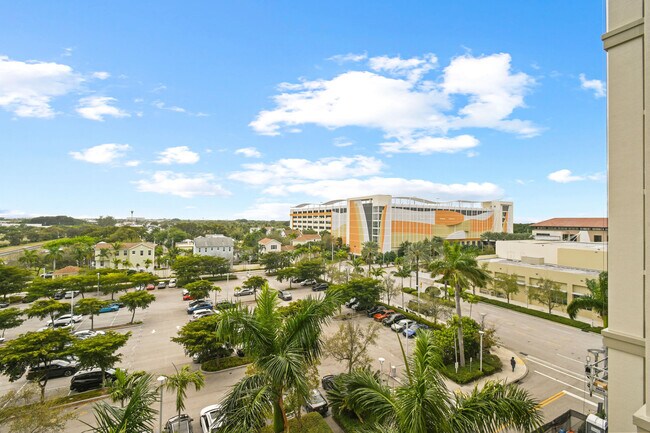 Building Photo - 550 Okeechobee Blvd Unit 426