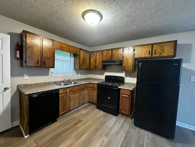 Building Photo - 119/121 Michele Pl Unit 121 Michele Pl