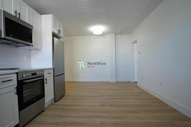 Photo - 740 E 7th St Unit 15