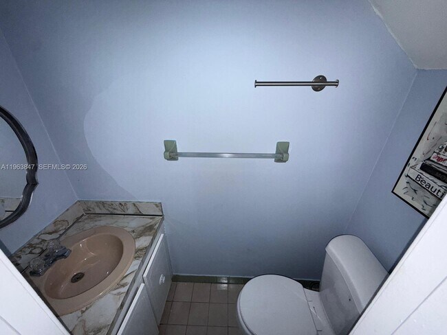 Photo - 1255 W 53rd St Unit 309