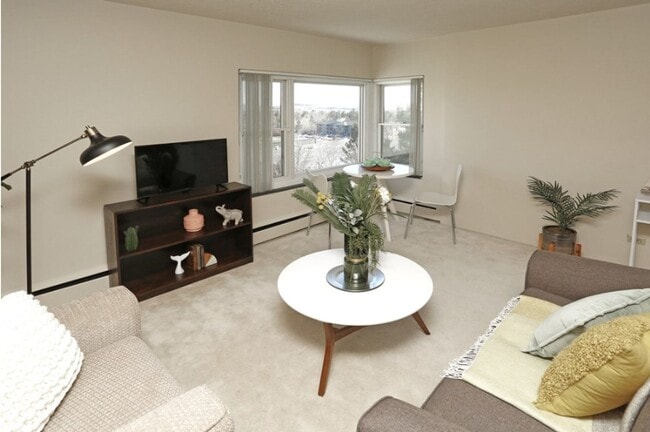 Photo - Mount Royal Manor