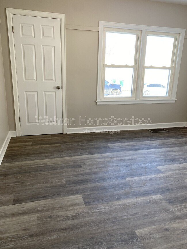 Photo - 427 W Murray St