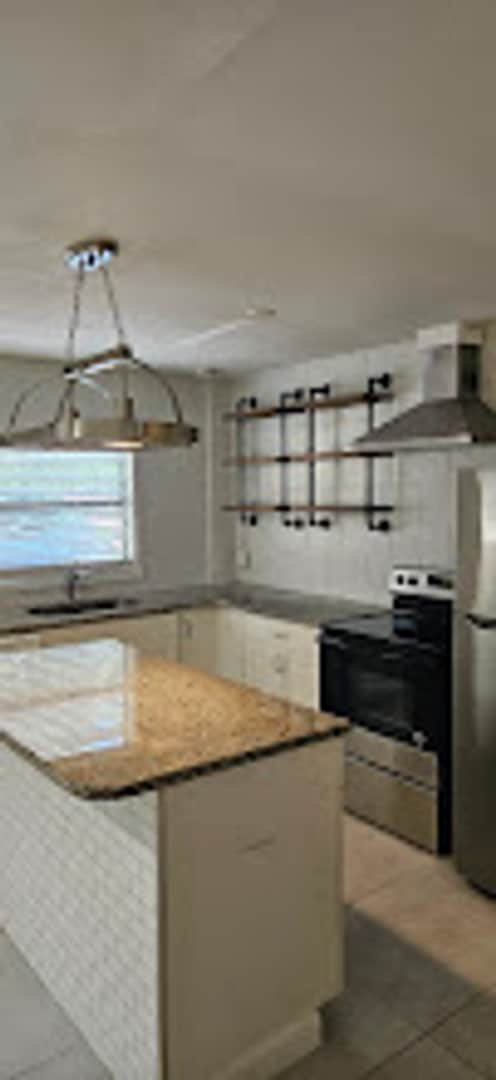Crystal Lake - Crystal Lake Apartment Unit 2300 E Crystal Lake Ave  B