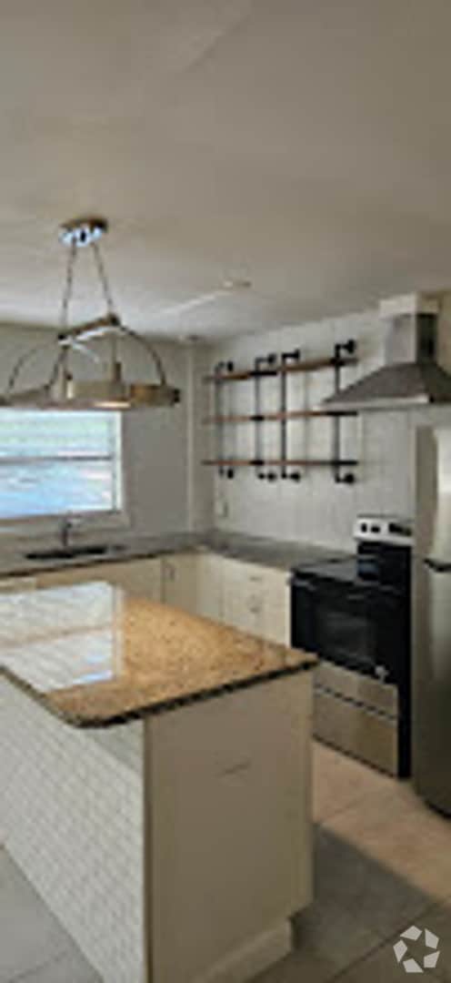Building Photo - Crystal Lake Unit 2300 E Crystal Lake Ave  B Rental