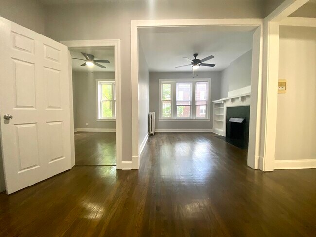 Building Photo - 1253 W Rosemont Ave Unit 2 Rental