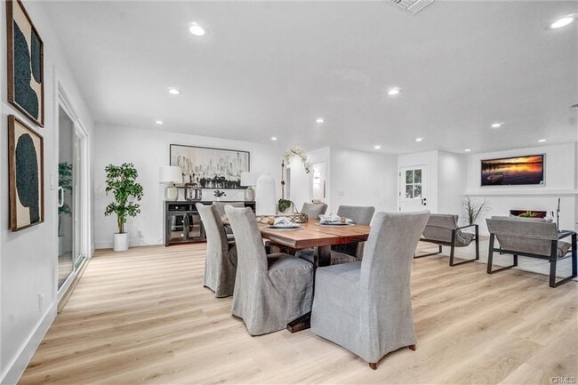 Photo - 2842 E Virginia Ave