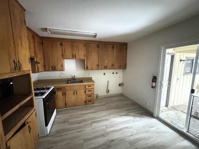 Photo - 2708 Armstrong Ave