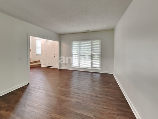 Photo - 5802 Swanston Dr