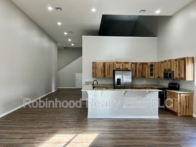 Photo - 844 1 Eye Dr