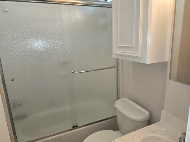 Building Photo - 5118 Bayou Dr