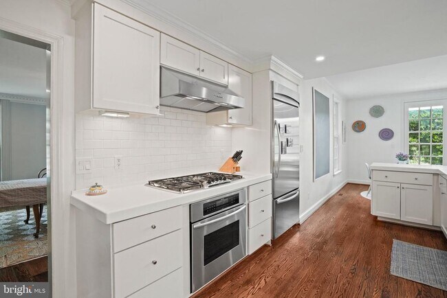 Photo - 5320 Albemarle St