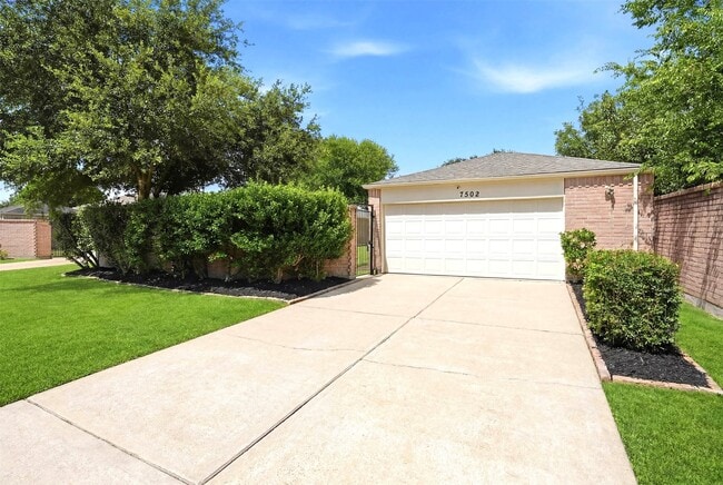 Building Photo - 7502 Addicks Clodine Rd