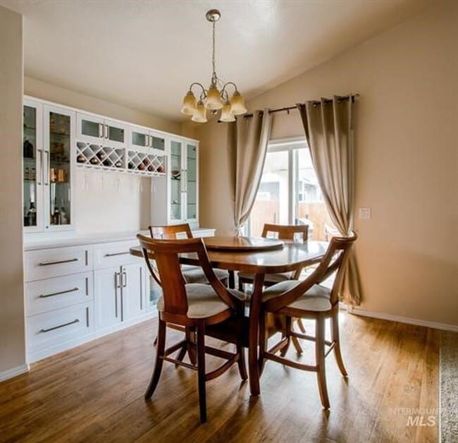 Photo - Beautiful 3 bed 2 bath home in the perfect Boise area just off Five Mile Rd and Lake Hazel Rd