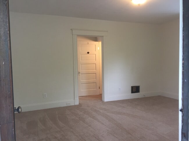 bedroom - 3323 Emerson Ave