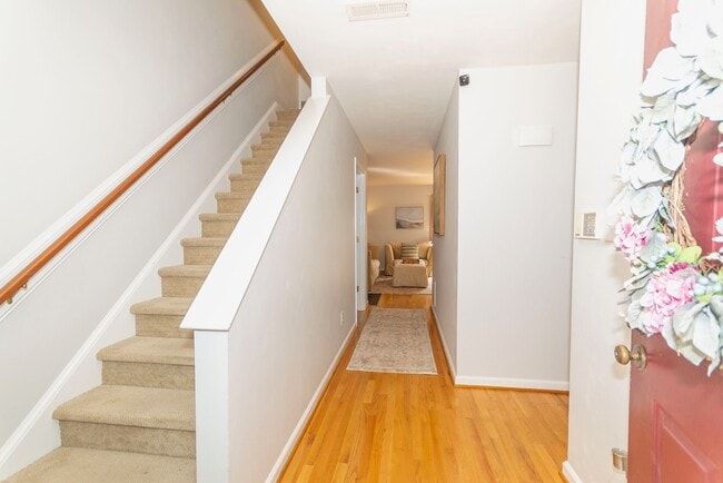 Photo - 2429 Avenham Ave SW