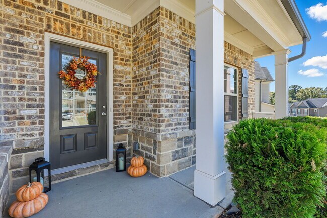 Photo - 3247 Hawthorne Path