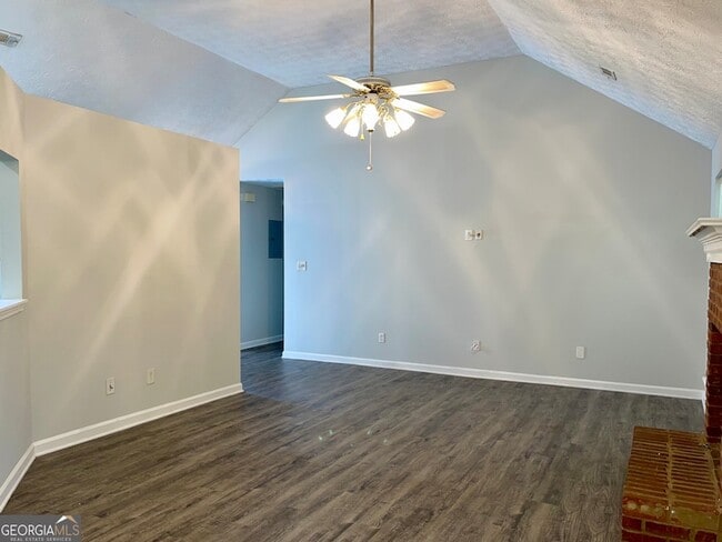 Photo - 99 Creek Cir