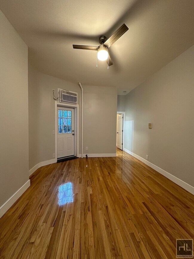 Photo - SUTTON STREET Unit 1L