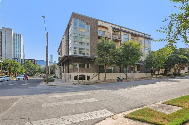 Photo - 908 Nueces St Unit 28