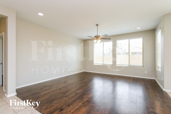 Photo - 925 W Danish Red Trail