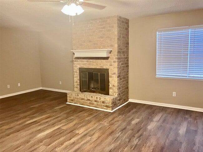 Photo - 8710 Shiloh St