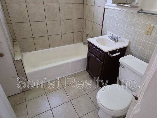 Photo - 4523 Baudin St