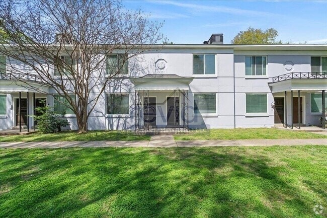 Building Photo - Newly Renovated (2024) Rental