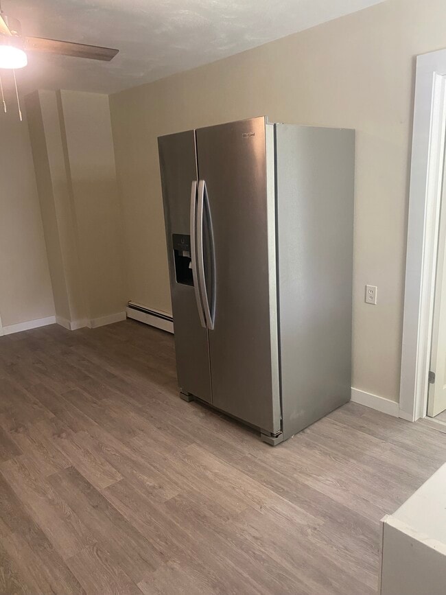 Building Photo - 6 Holstrom Ct Unit 1A