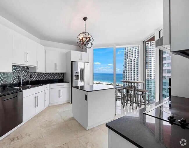 Building Photo - 300 South Pointe Dr Unit 1901 Rental