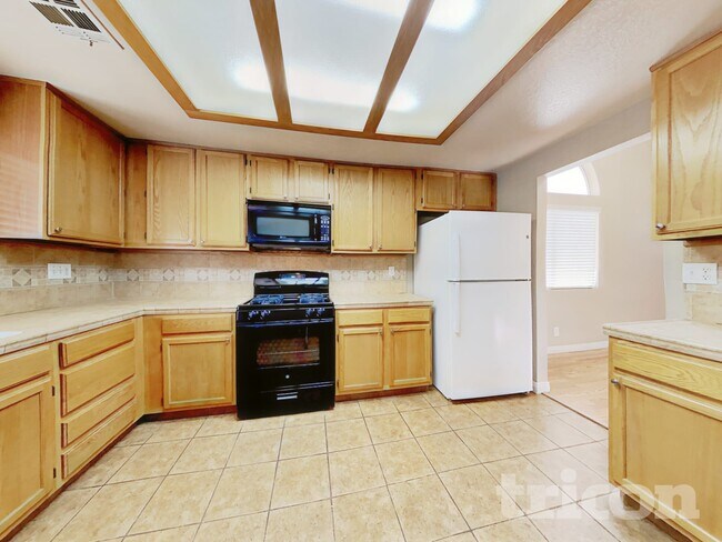 Photo - 160 Deanna Way