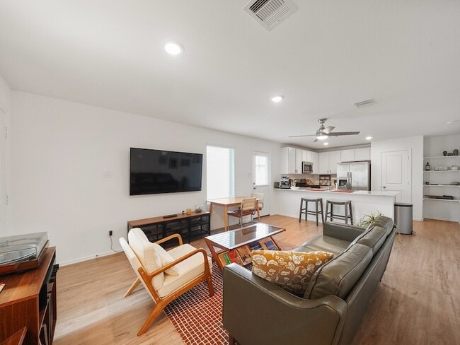 Building Photo - 1238 Millers Pass Dr