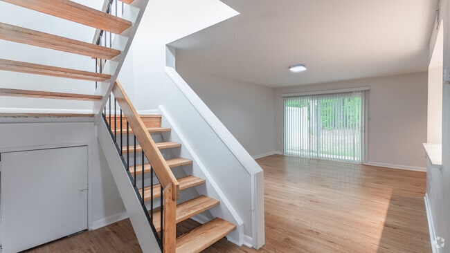 2BR,1.5BA,-1500SF Premium Lakeview