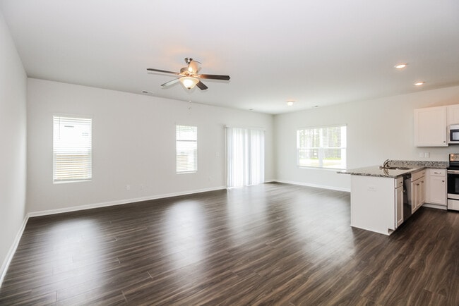 3915 Starry Sky Rd