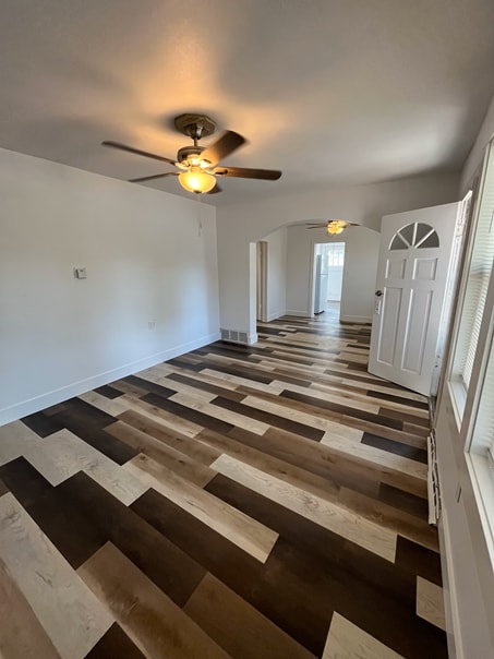 Photo - 447 W 2nd St