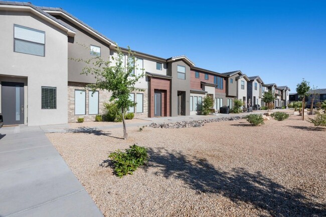 Newer Build, 3 Bedroom, 2.5 Bathroom Townh... - Newer Build, 3 Bedroom, 2.5 Bathroom Townh... Casa